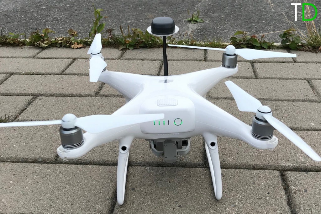 Рис.2а. DJI Phantom 4 Pro RTK/PPK Рис.2а. DJI Phantom 4 Pro RTK/PPK