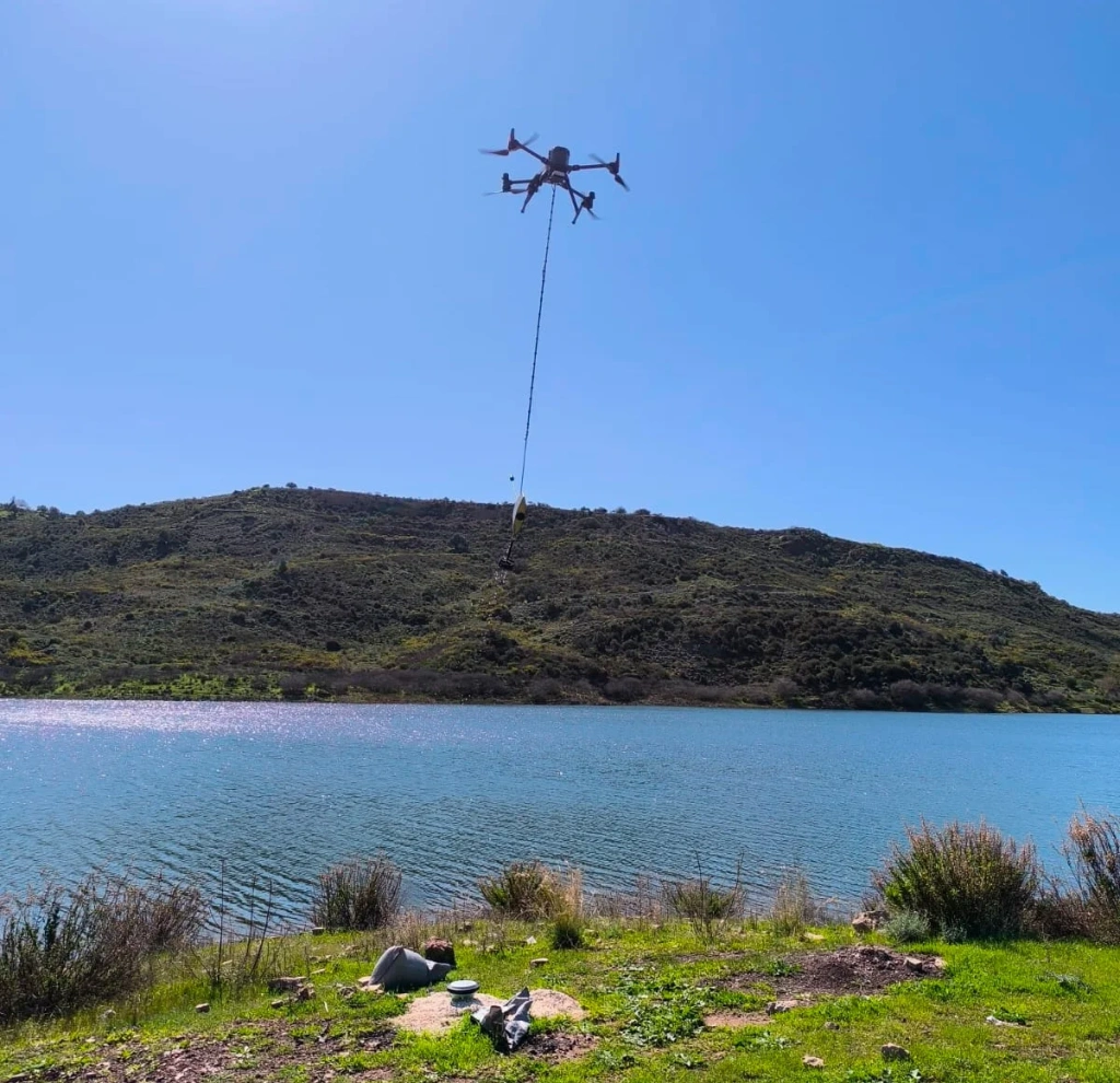 Pre-flight preparation of the DJI Matrice 300 RTK with the TOPODRONE AQUAMAPPER NEXTGEN